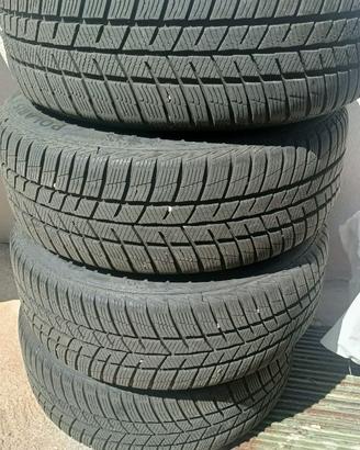 Cerchi acciaio Volkswagen con gomme invernali