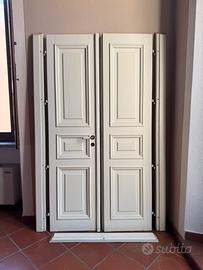 Tre porte interne doppie a due ante in legno