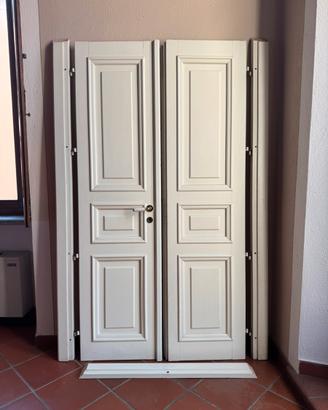 Tre porte interne doppie a due ante in legno