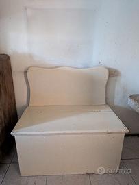 Panca con contenitore per legna