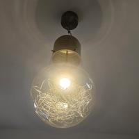 Lampadario a forma di lampadina