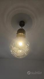 Lampadario a forma di lampadina