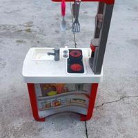 Cucina giocattolo con accessori  e monopattino