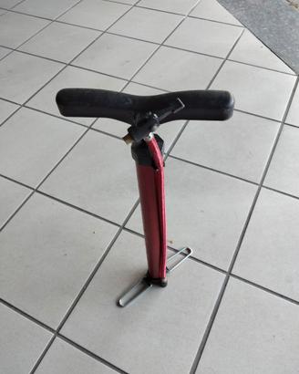 Pompa per gonfiaggio per bicicletta 