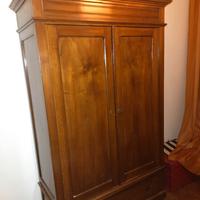 Armadio in noce massello