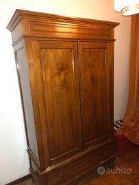 Armadio in noce massello