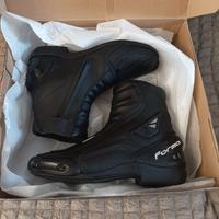 Stivaletti moto mai usati