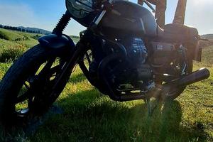 Moto Guzzi V7 Stone 850