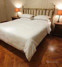 Letto matrimoniale vintage in ferro e ottone