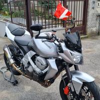 Kawasaki Z750 patente A2