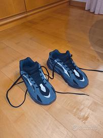 Adidas Yeezy boost 700 V2 'Vanta' Black