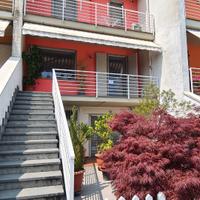 Grande villetta a schiera con giardini