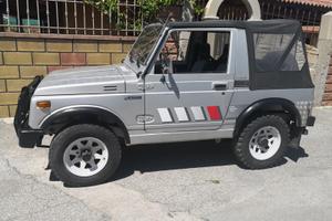 Suzuki Samurai/Santana