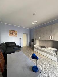 Stanza singola Via Alceo Cattalochino 10