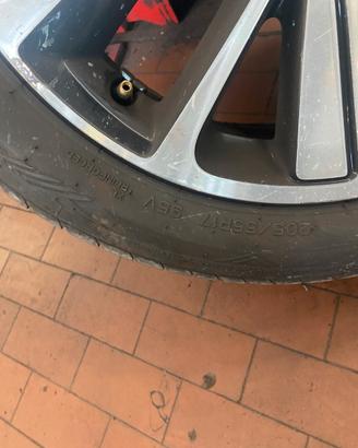 Gomme auto estive
