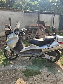 PIAGGIO X8 250