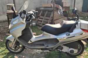PIAGGIO X8 250