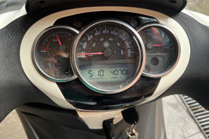 Beverly 350 anno 2013