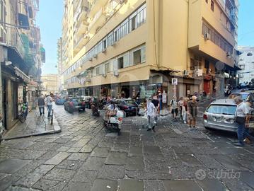 Negozio Napoli [Cod.rif.negmadd/100VCG] (Vicaria)