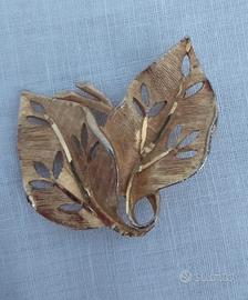 Spilla vintage dorata tipo Trifarium anni 70/80