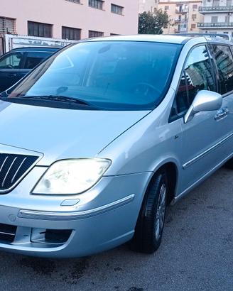 Lancia phedra 2.2 2010
