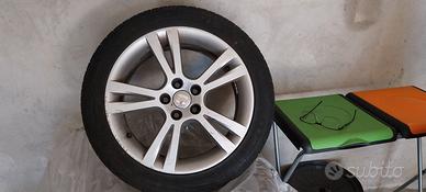 Gomme più cerchi 215 45 r16