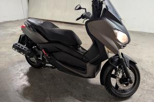 Yamaha X-Max 125