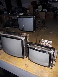 Tubi catodici videogames vintage.