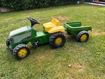 Trattore a pedali John Deere con rimorchio