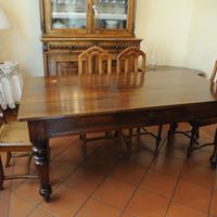 Tavolo in noce  con sedie paglia vienna