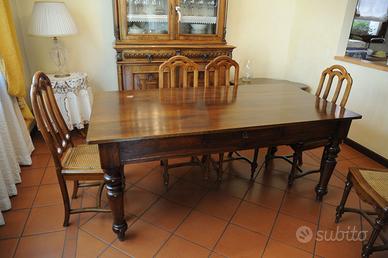 Tavolo in noce  con sedie paglia vienna