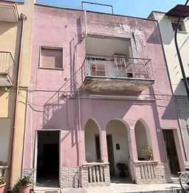 Appartamento al piano terra da ristrutturare