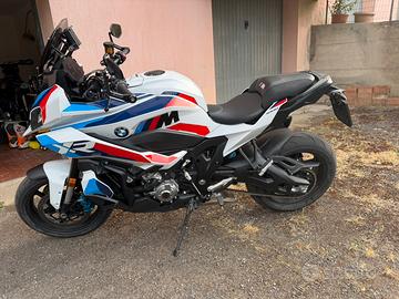 BMW M1000XR