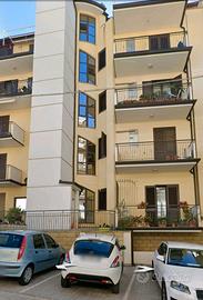 Appartamento zona centro con posto auto