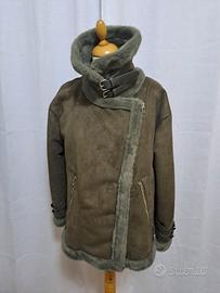 Montone sintetico verde militare con fibie donna 