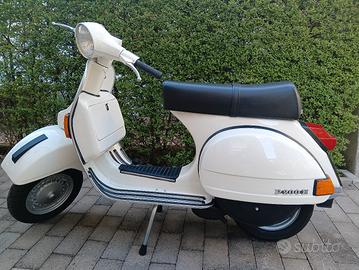 Vespa P200X