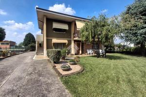 4 LOCALI A ROVERCHIARA