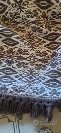 coperta tessuta a mano con telaio artigianale