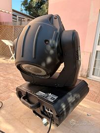 GENI OBY 600, proiettore a testa mobile wash