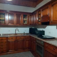 Cucina in legno massiccio