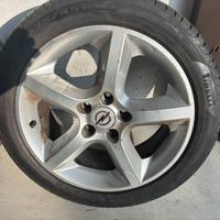 Pneumatici con cerchi