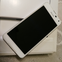 Cellulari rasettati completi di accessori