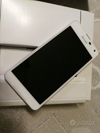 Cellulari rasettati completi di accessori