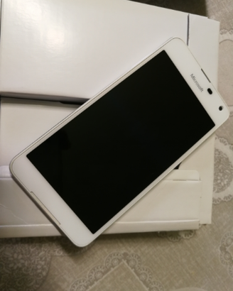 Cellulari rasettati completi di accessori