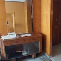 Mobile a vetrina in Radica anni 50