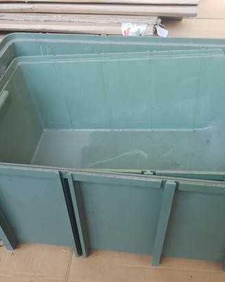 Contenitori in plastica