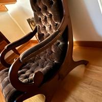 Poltrona vintage stile Chesterfield.