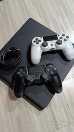 PlayStation 4 e 2 controller