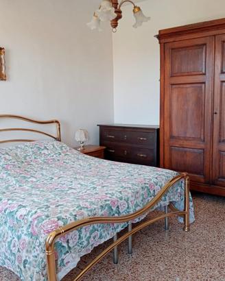 Casa terra tetto di corte
