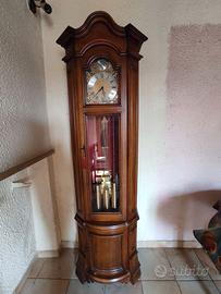 Orloogio a pendolo a colonna